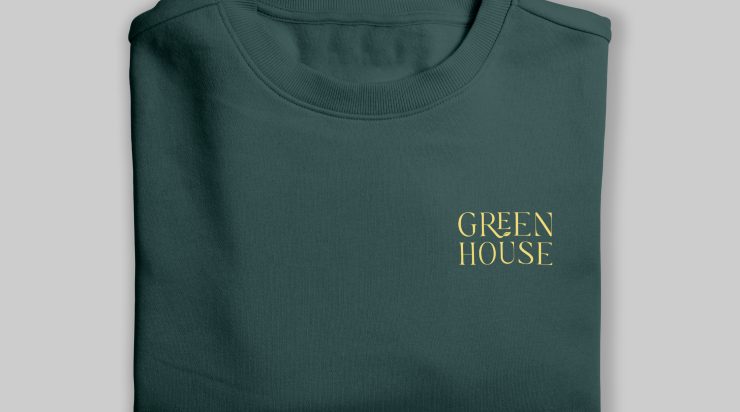 sweatshirt-folded